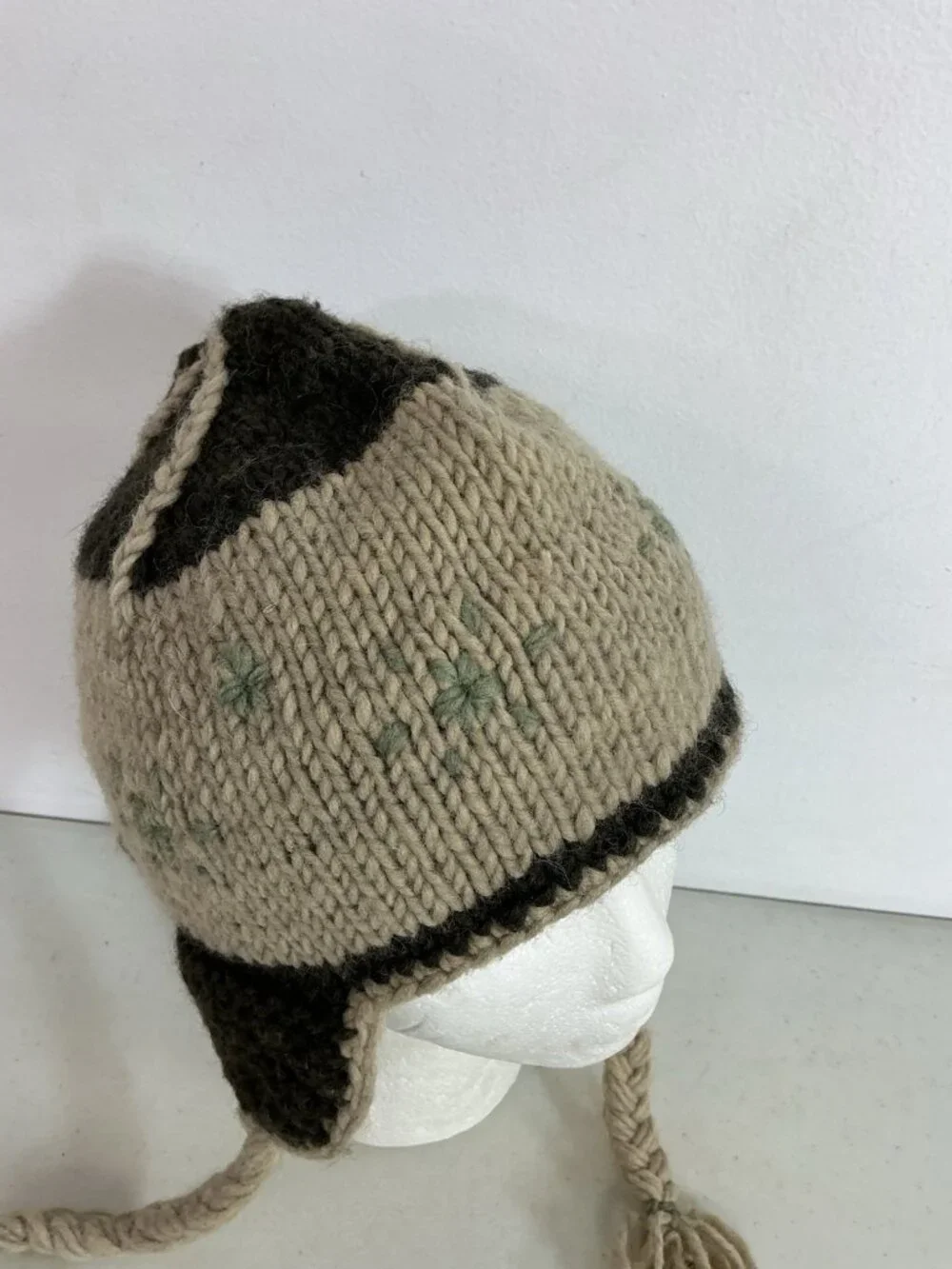 Ambler Handknit Wool Hat Beanie Made in Nepal Womens One Size